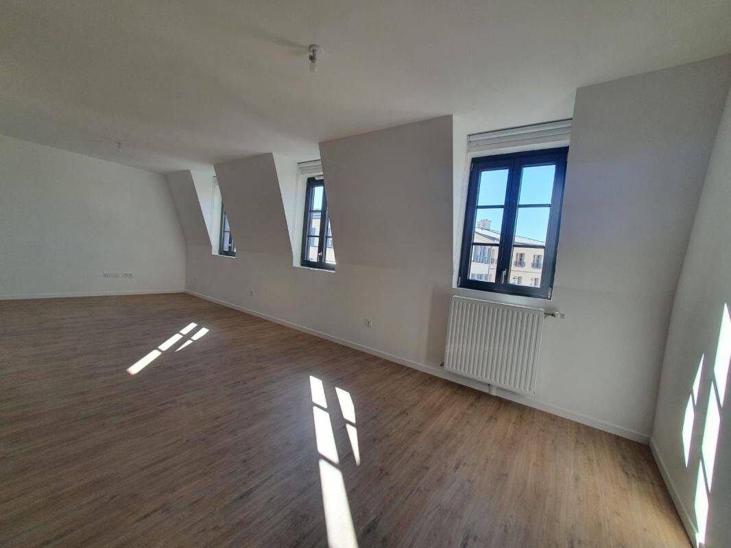 Appartement 1 pièce 38 m² · à Pontoise · 38 m² · 724 €/mois