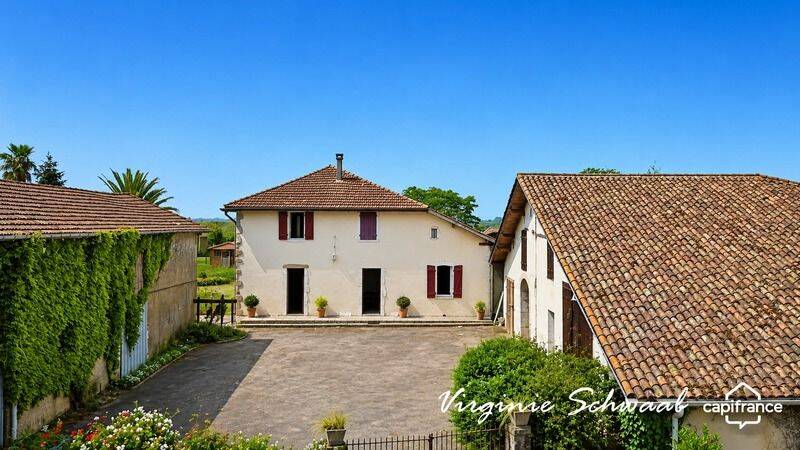 Maison 9 pièces 256 m² · à Tilh · 256 m² · 249 000 €