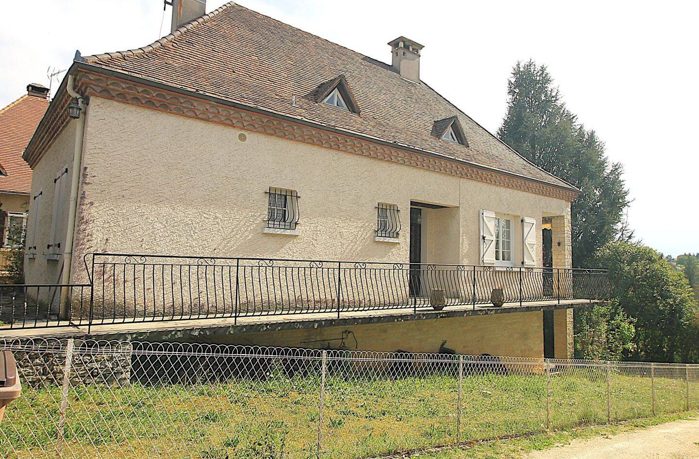 Maison 6 pièces 146 m² · à Gourdon · 146 m² · 150 000 €