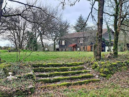 Maison à vendre 215 000 € 6 pièces 3 chambres 208 m² 7 195 m² de terrain Mauroux 46700