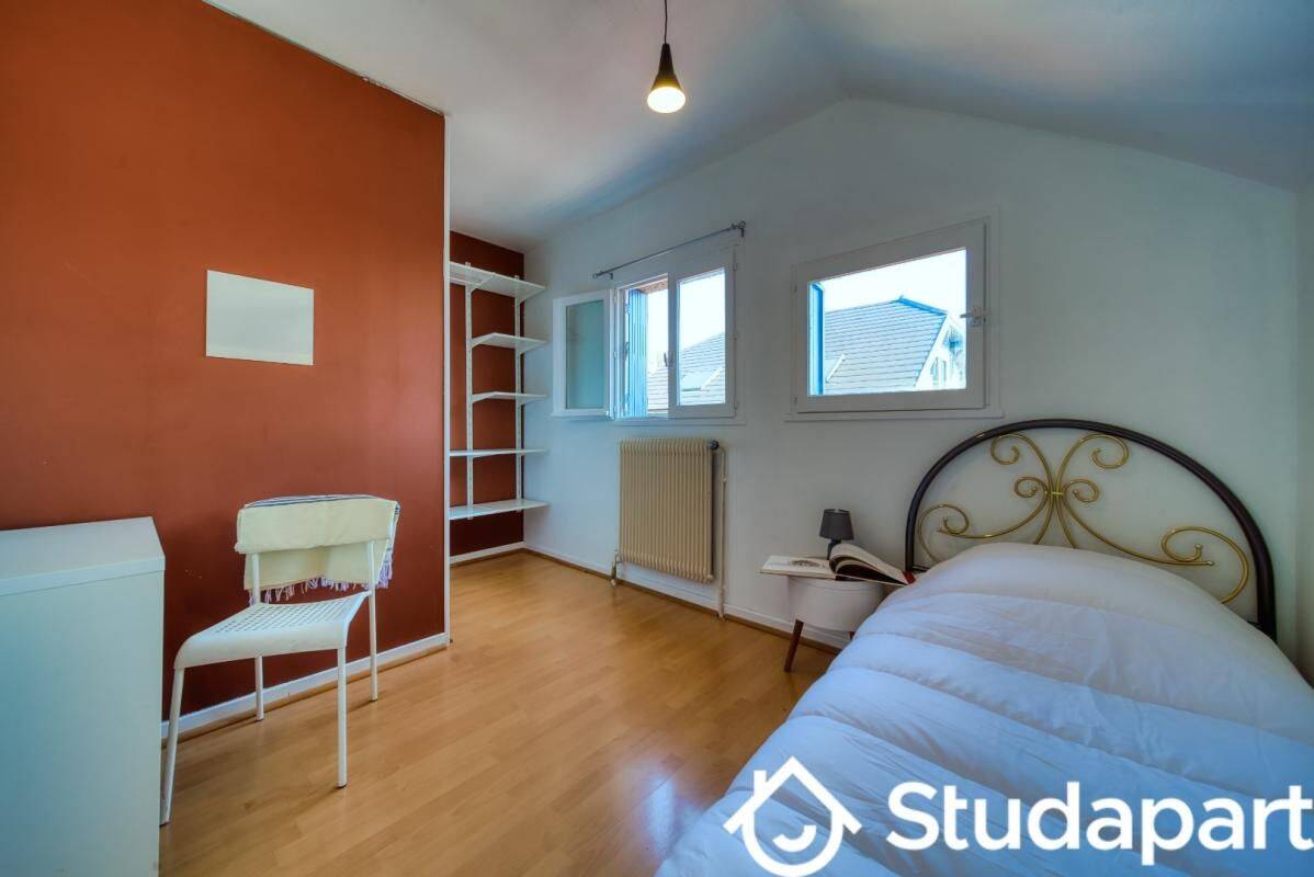 1 pièce 14 m² · à Fontaine · 14 m² · 495 €