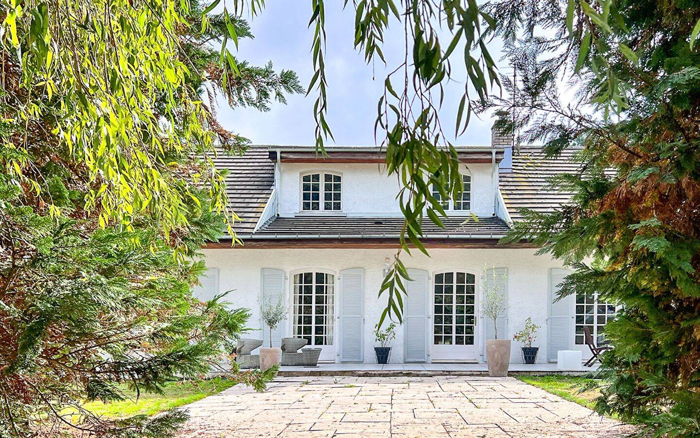 Maison 10 pièces 331 m² · à Montbéliard · 331 m² · 550 000 €