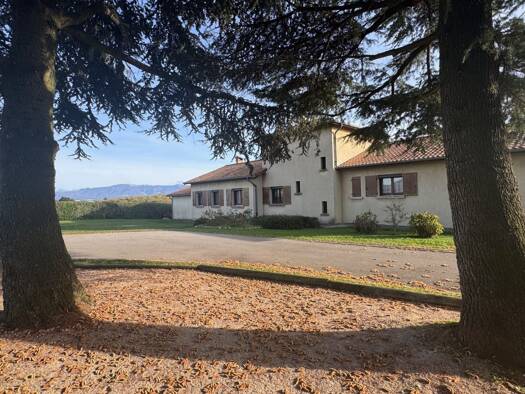 Maison à vendre 518 000 € 7 pièces 3 chambres 200 m² 5 543 m² de terrain Granges-les-Beaumont 26600