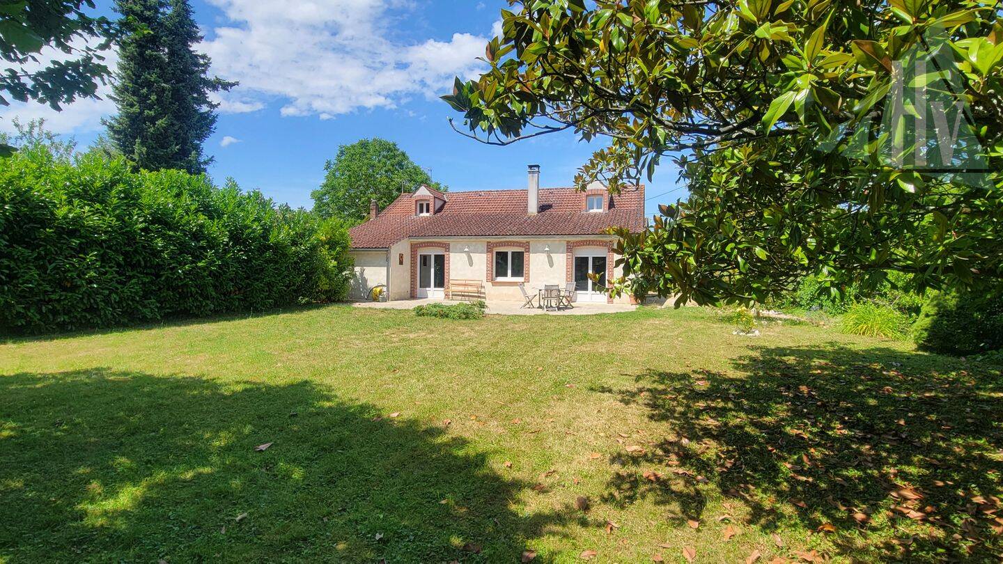 Maison 8 pièces 176 m² · à Gouaix · 176 m² · 321 000 €