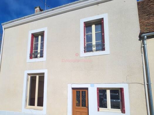 Maison à vendre 115 720 € 4 pièces 3 chambres 82 m² 3 500 m² de terrain René 72260