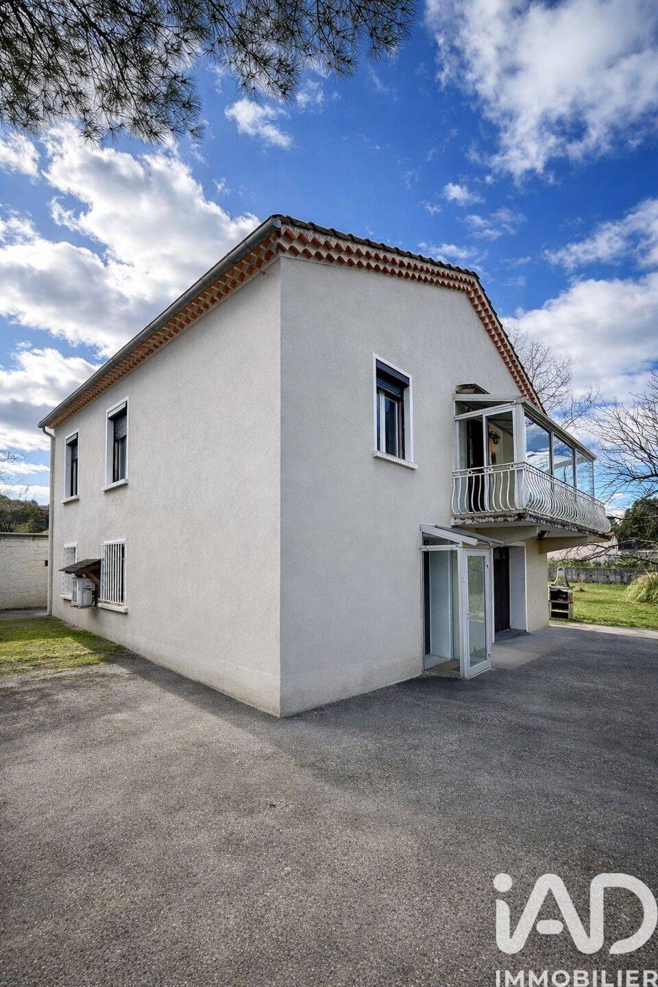 Maison 5 pièces 210 m² · à Saint-Julien-les-Rosiers · 210 m² · 195 000 €