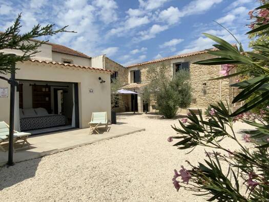 Maison à vendre 445 000 € 6 pièces 3 chambres 155 m² 634 m² de terrain Uzès 30700