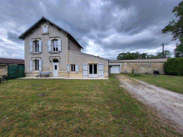 Maison 4 pièces 110 m² · à Val-de-Cognac · 110 m² · 660 €