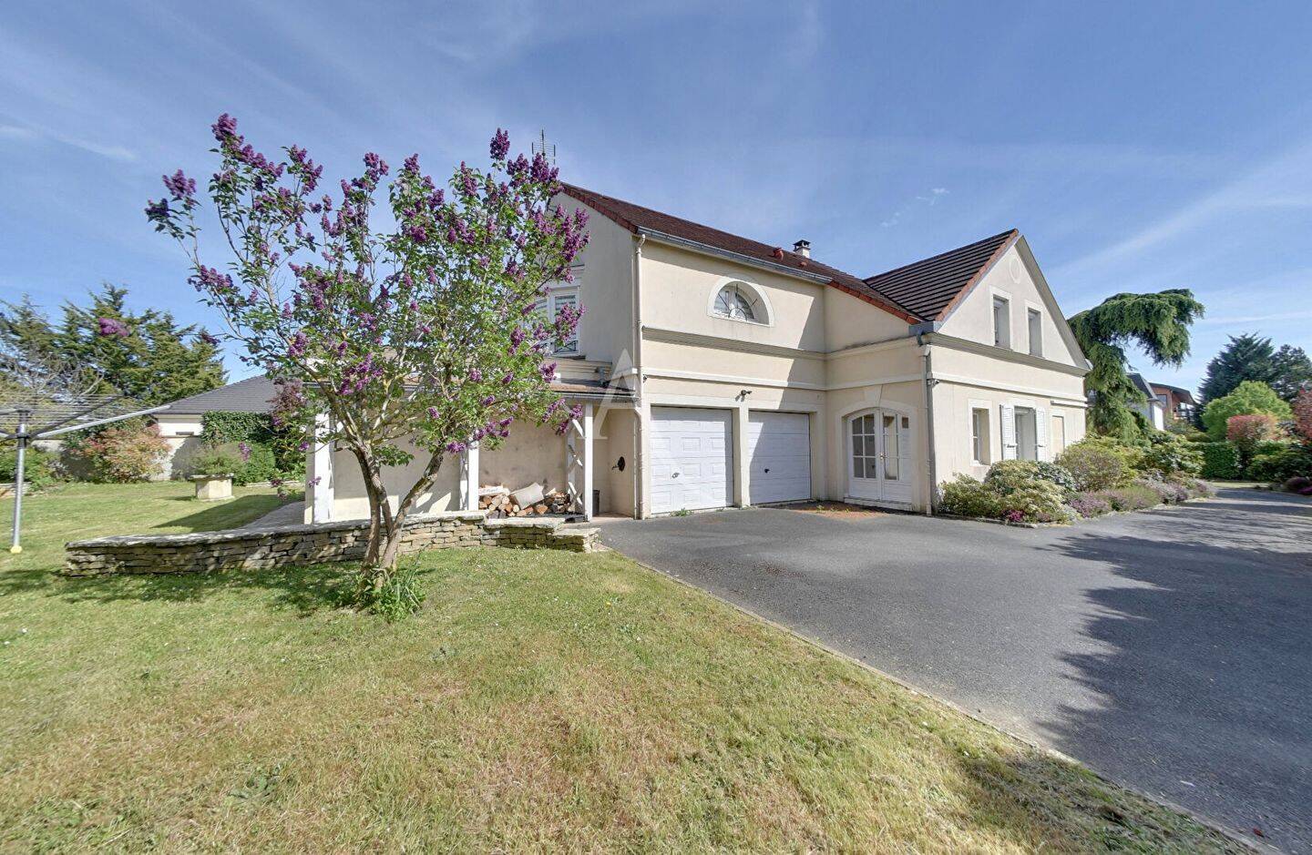 Maison 8 pièces 257 m² · à Ozoir-la-Ferrière · 257 m² · 899 000 €