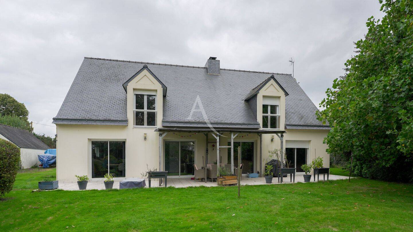 Maison 7 pièces 221 m² · à Ploërmel · 221 m² · 355 000 €