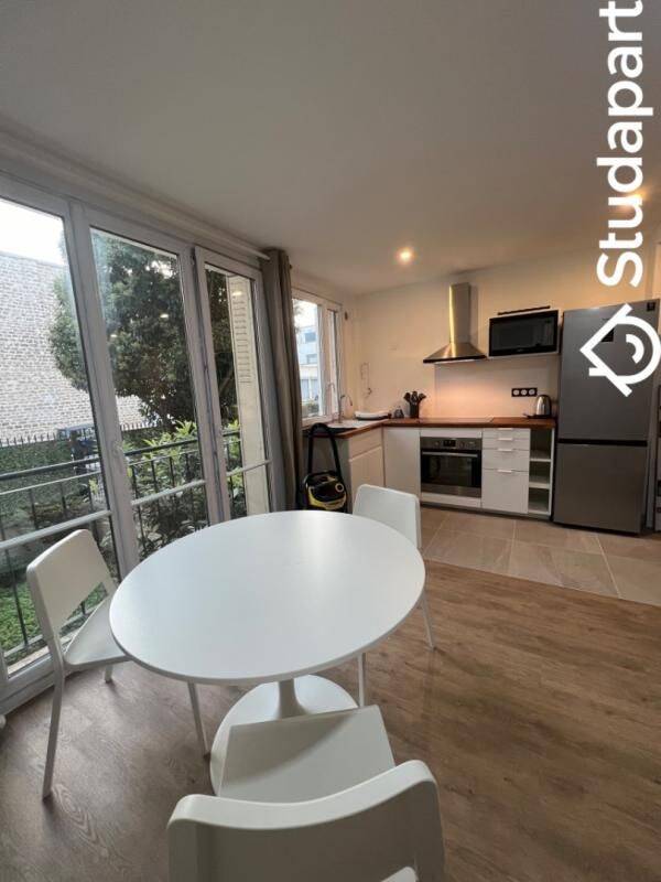 1 pièce 13 m² · à Ivry-sur-Seine · 13 m² · 780 €/mois