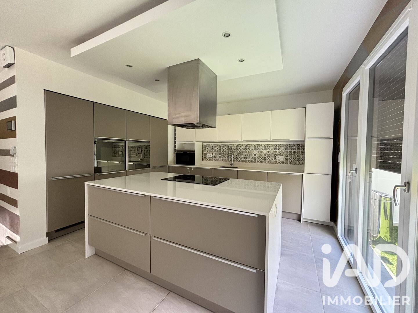 Maison 6 pièces 159 m² · à Péron · 159 m² · 750 000 €