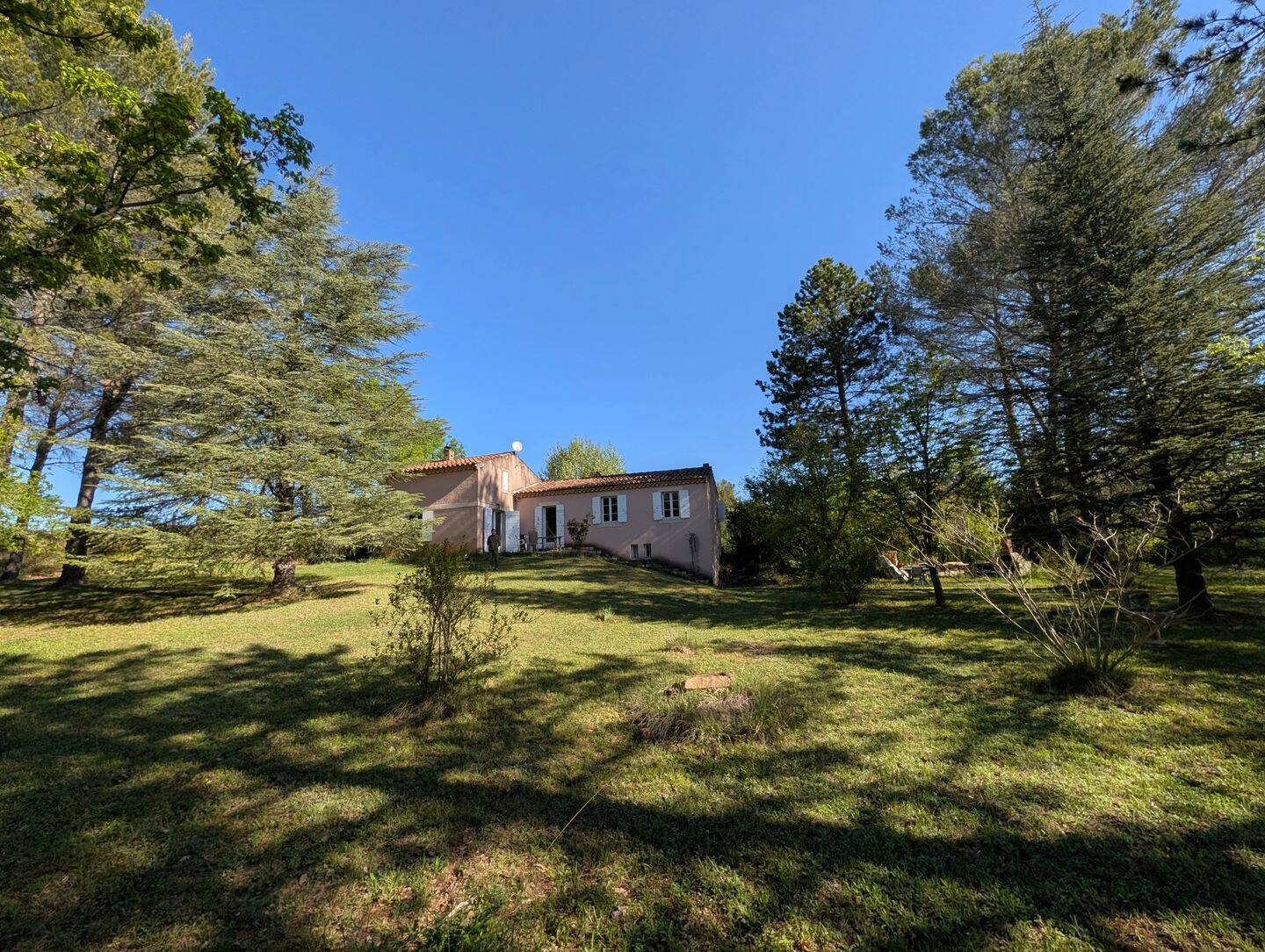 Maison 4 pièces 125 m² · à Grambois · 125 m² · 378 000 €