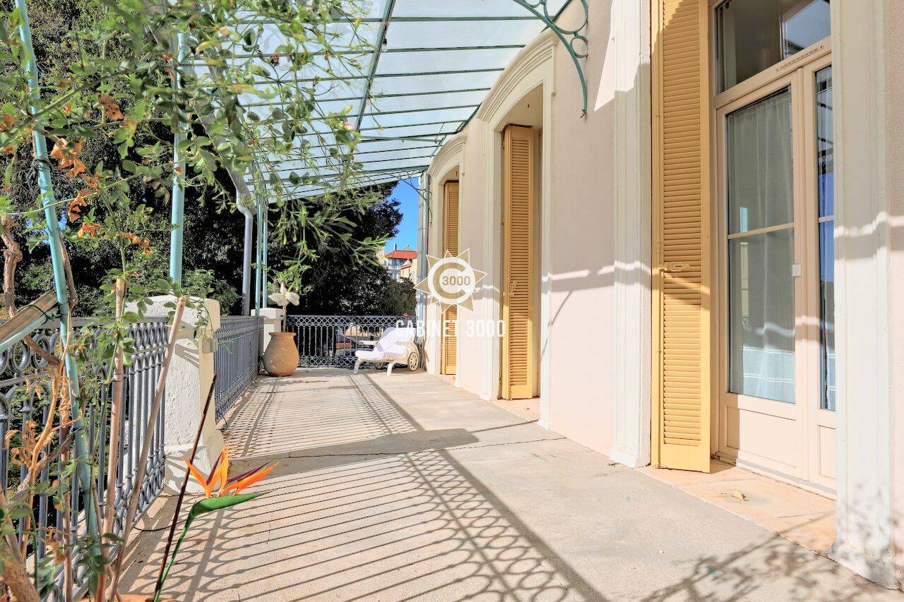 Appartement 4 pièces 143 m² · à Hyères · 143 m² · 838 000 €
