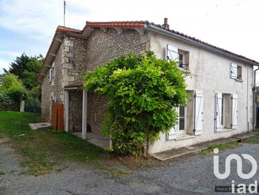 Maison à vendre 224 000 € 7 pièces 3 chambres 142 m² 1 162 m² de terrain Saint-Rémy 79410