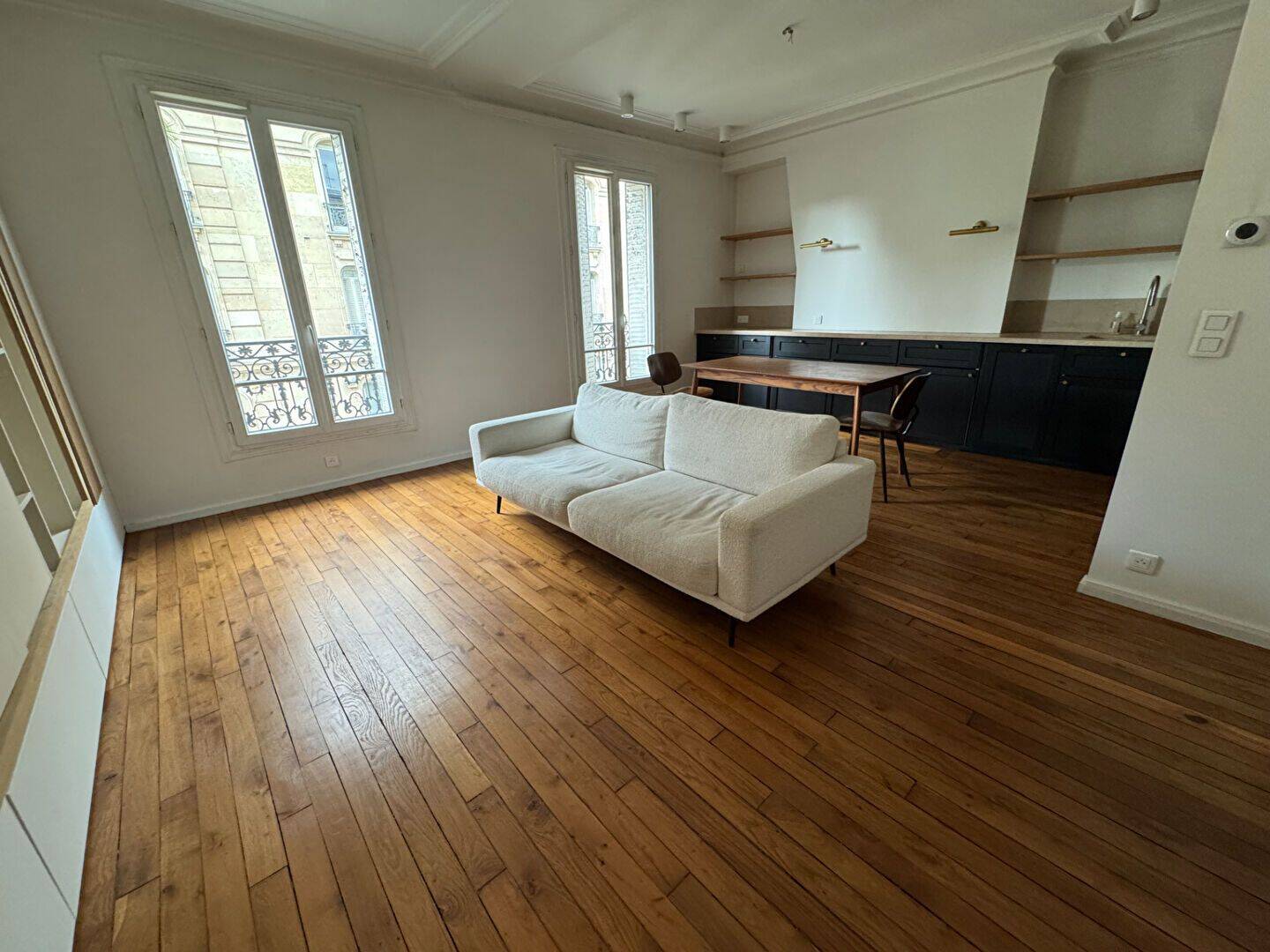 Appartement 2 pièces 53 m² · à Paris 18ème Arrondissement · 53 m² · 2 200 €
