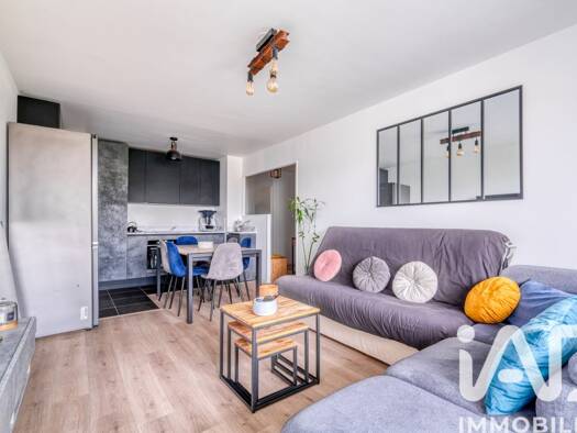 Appartement à vendre 250 000 € 3 pièces 2 chambres 57 m² Étage 1/2 Villeneuve-Saint-Denis 77174