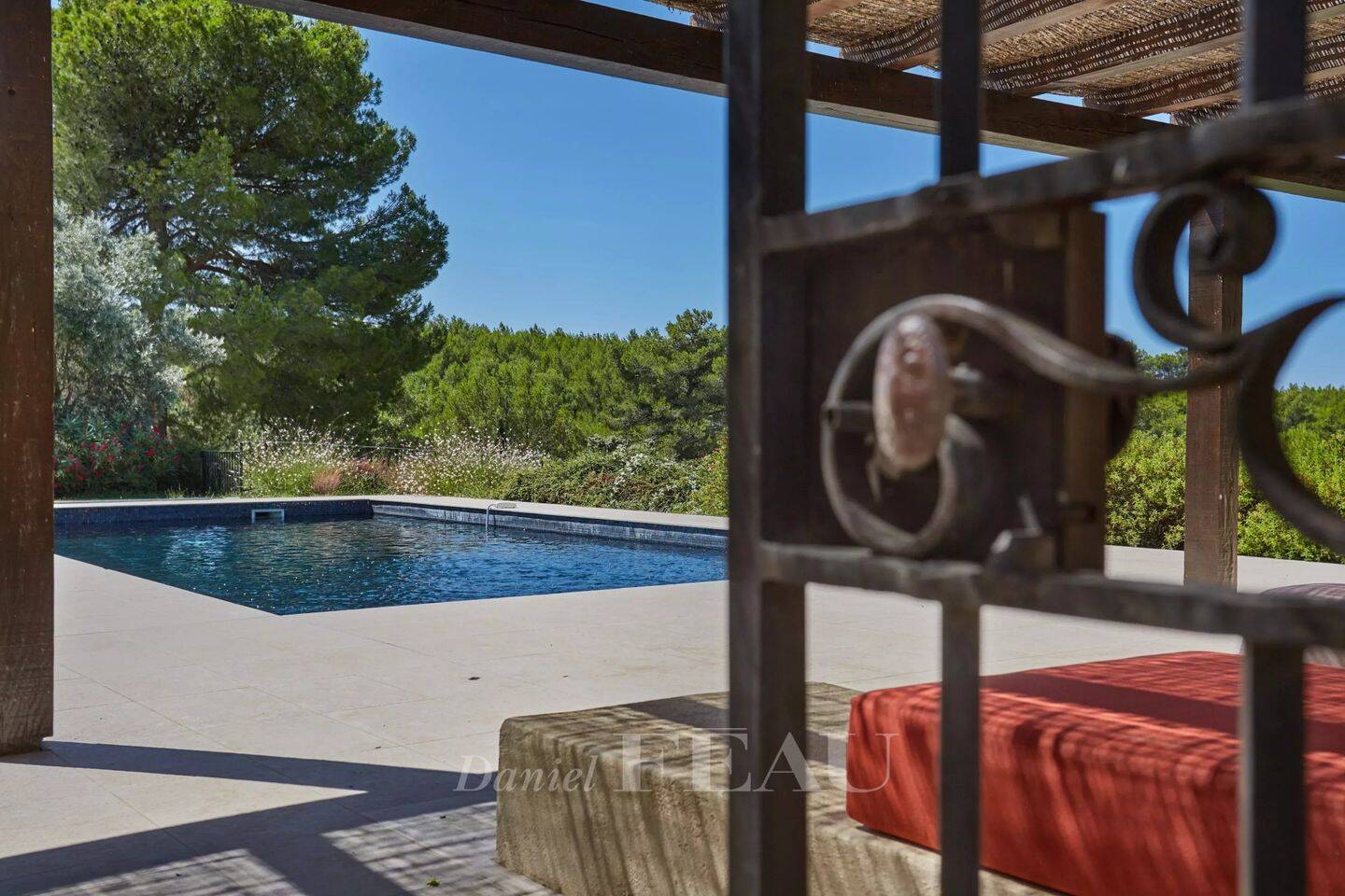 Maison 7 pièces 237 m² · à Aix-en-Provence · 236,6 m² · 2 310 000 €