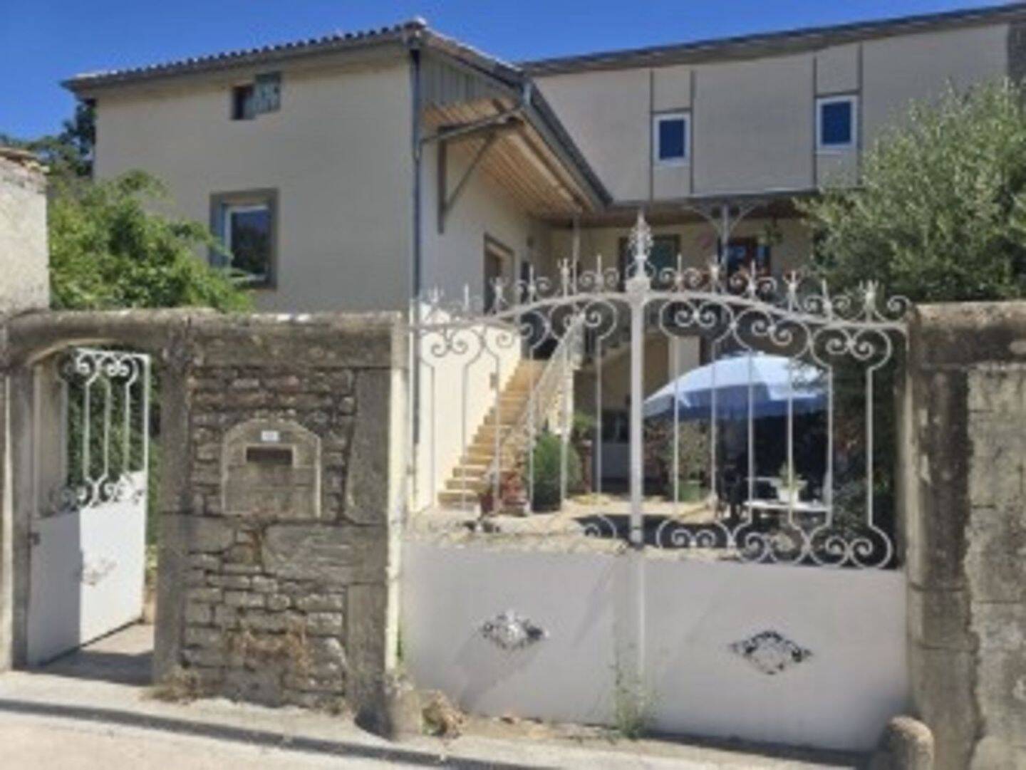 Maison 9 pièces 222 m² · à Davayé · 222 m² · 350 000 €