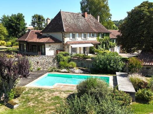 Maison à vendre 550 000 € 11 pièces 6 chambres 346 m² 14 178 m² de terrain La Chapelle-sous-Dun 71800