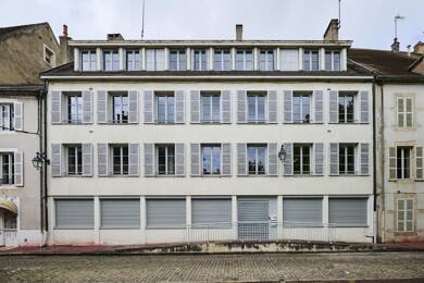 Espace bureau à vendre 295 000 € 519 m² de bureaux Centre Ville Beaune 21200