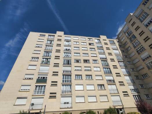 Appartement à vendre 129 000 € 4 pièces 2 chambres 74 m² ZAC Henry IV Mantes-la-Jolie 78200