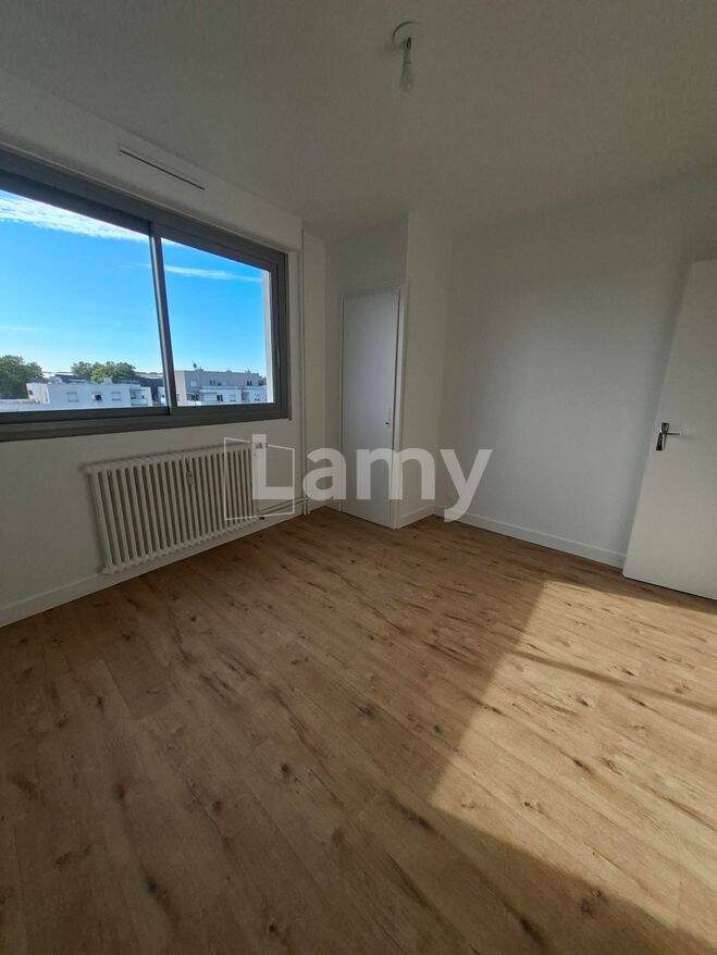 Appartement 3 pièces 66 m² · à Lyon 7ème Arrondissement · 65,9 m² · 890 €