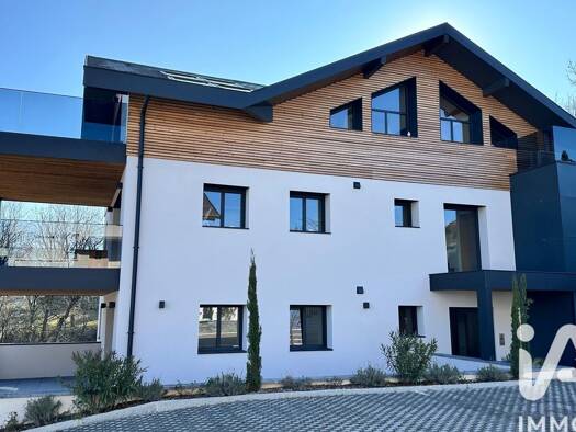 Appartement à vendre 465 000 € 3 pièces 2 chambres 77 m² RDC/2 Neuvecelle 74500