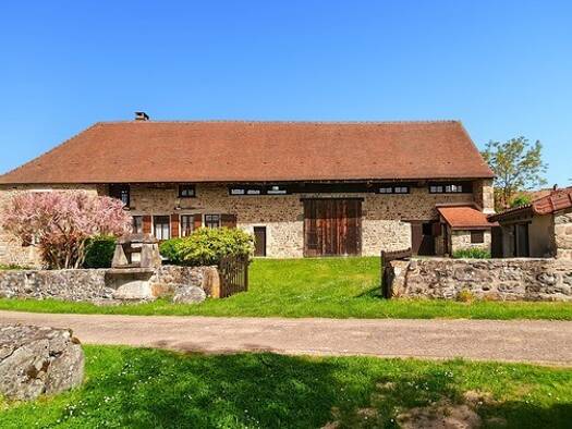 Maison à vendre 353 770 € 7 pièces 4 chambres 210 m² 2 108 m² de terrain Le Rousset-Marizy 71220