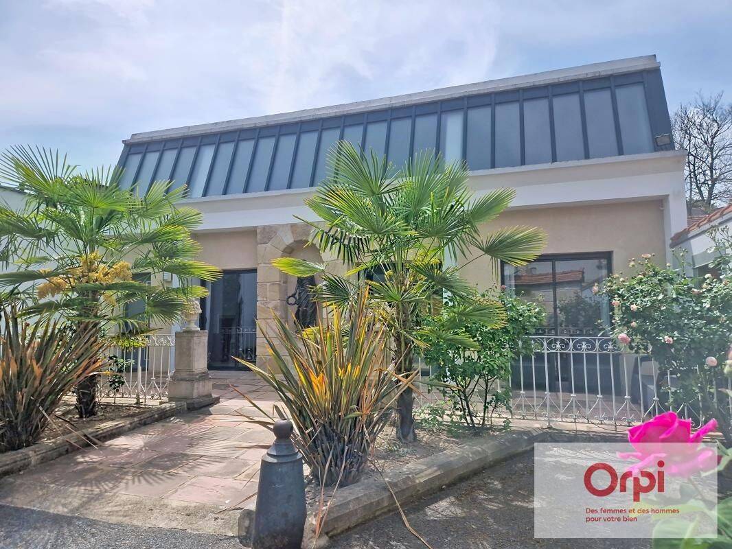 Maison 4 pièces 178 m² · à Montluçon · 178 m² · 1 100 €