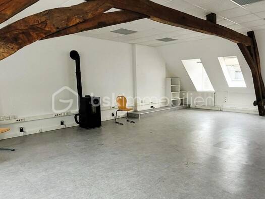 Espace bureau à vendre 335 000 € 413 m² de bureaux Centre Ville Châteaudun 28200