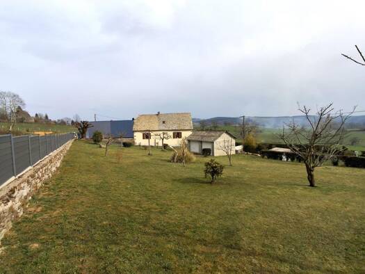 Maison à vendre 190 000 € 3 pièces 2 chambres 87 m² 1 524 m² de terrain Sansac-Veinazès 15120