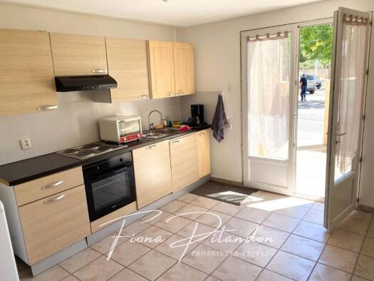 Immeuble à vendre 265 000 € 142 m² Lauris 84360