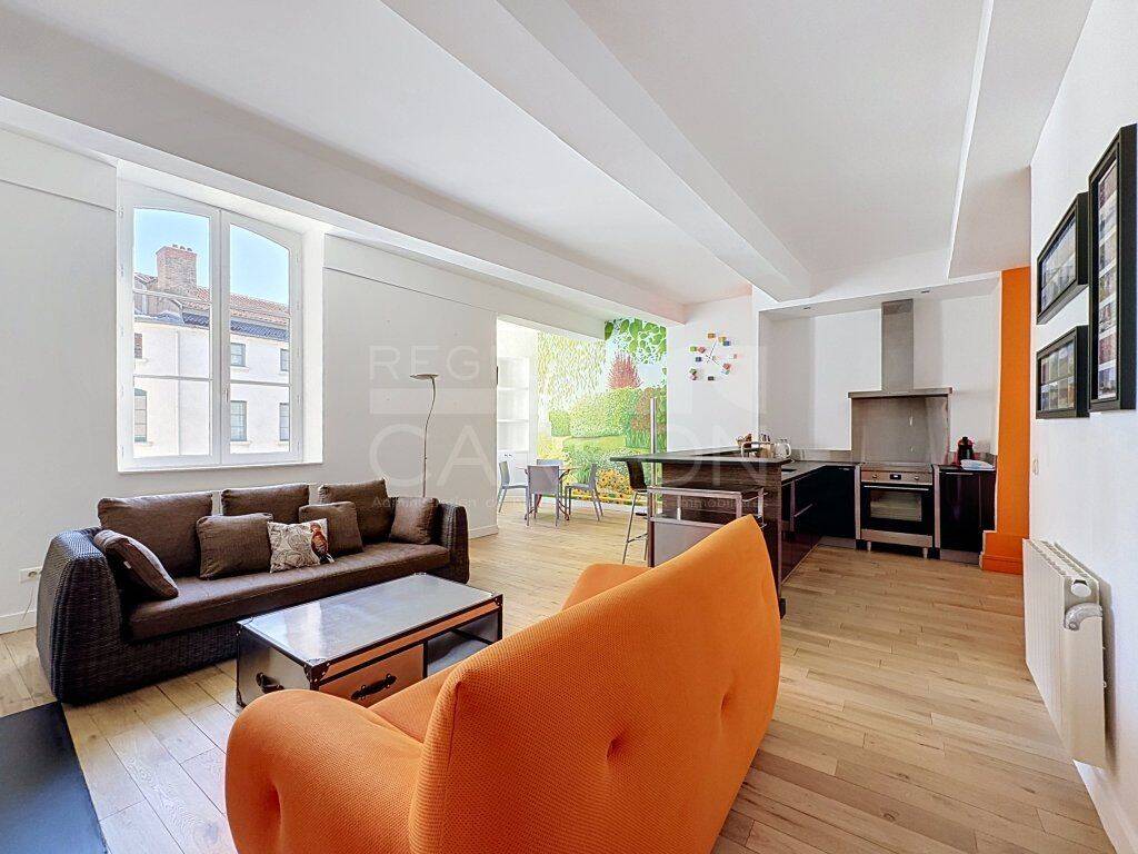 Appartement 4 pièces 100 m² · à Lyon 1er Arrondissement · 100 m² · 1 720 €/mois