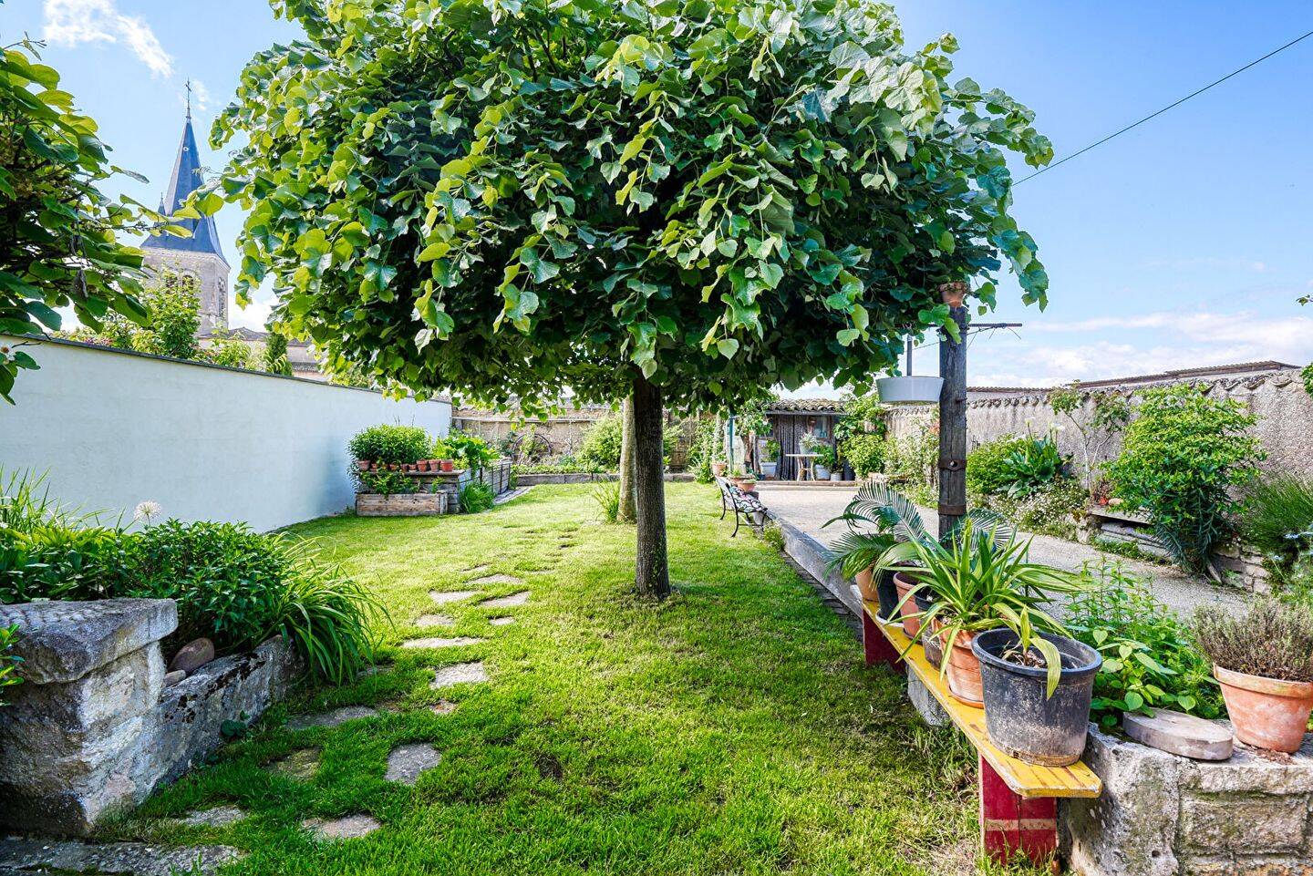 ST TRIVIER sur MOIGNAN - MAISON de ville - 219,14m2 carrez - J