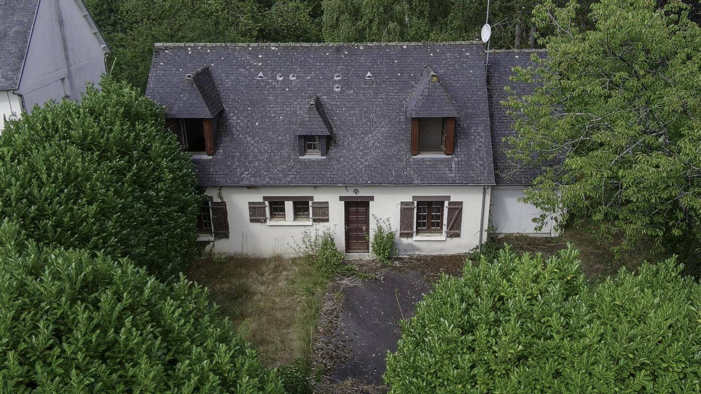 Maison 5 pièces 107 m² · à Isigny-le-Buat · 107 m² · 45 750 €