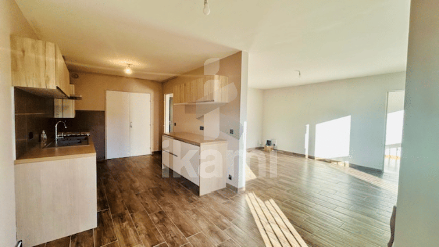 Appartement 5 pièces 90 m² · à Tain-l'Hermitage · 89,7 m² · 215 000 €