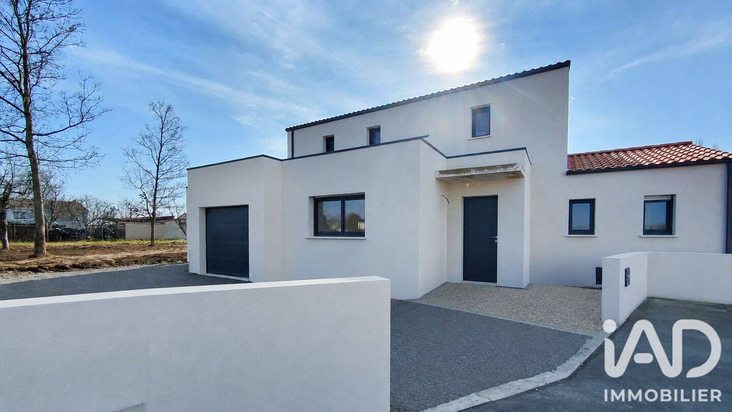 Maison 5 pièces 138 m² · à Saint-Fulgent · 137,8 m² · 349 000 €