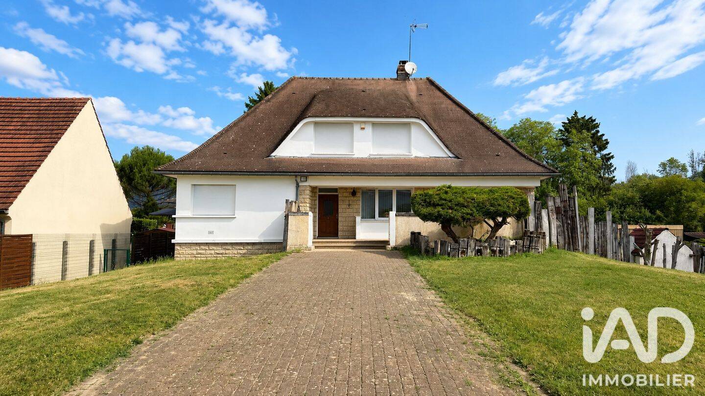 Maison 10 pièces 296 m² · à Rantigny · 295,5 m² · 2 500 €