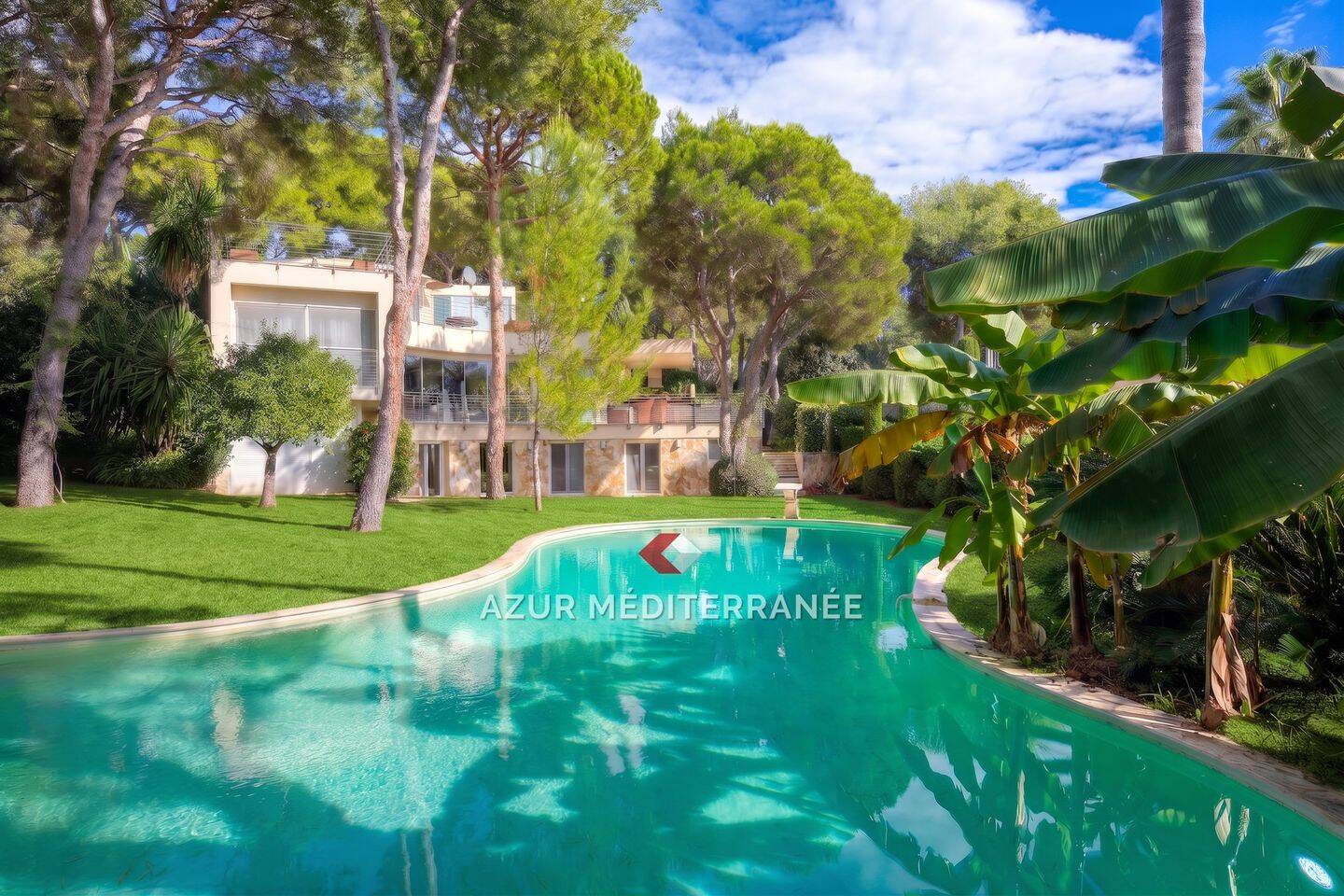 Maison 7 pièces 465 m² · à Saint-Jean-Cap-Ferrat · 465 m² · 15 000 000 €