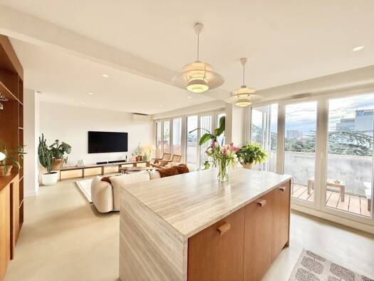 Appartement à vendre 525 000 € 4 pièces 3 chambres 98 m² Étage 6/8 Montchat Lyon 3ème arrondissement 69003