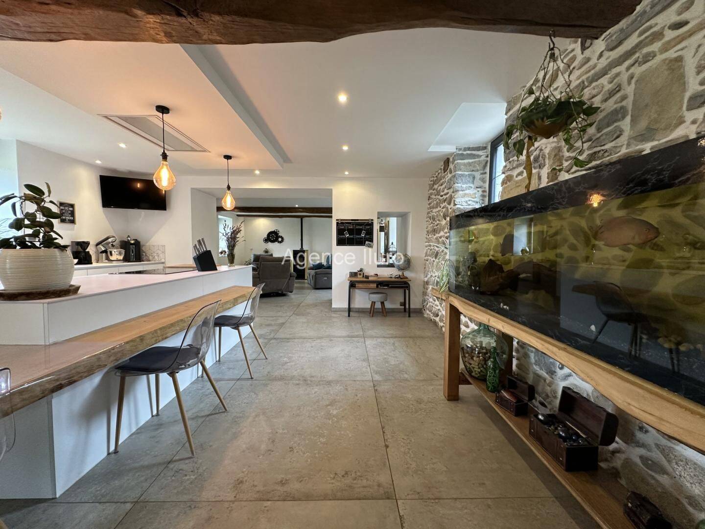 Maison 8 pièces 329 m² · à Oloron-Sainte-Marie · 329 m² · 590 000 €