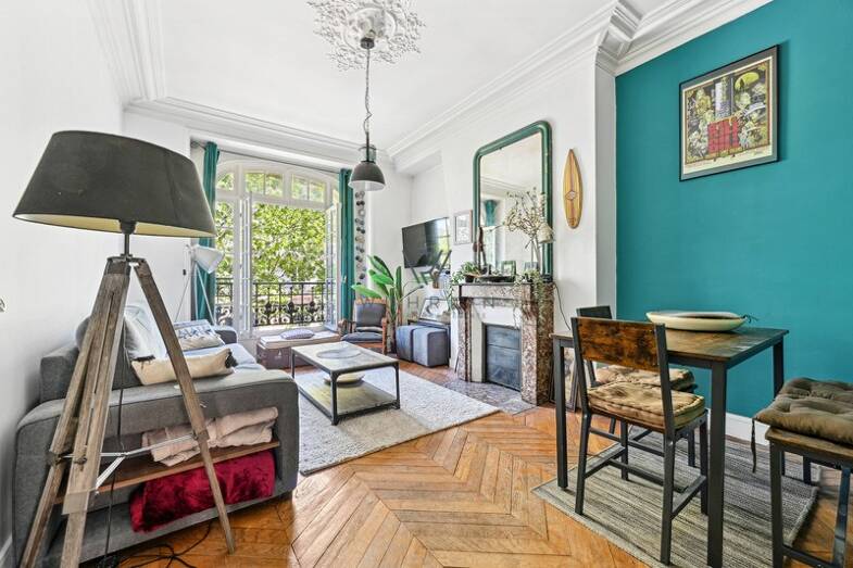 Appartement à vendre 629 000 € 3 pièces 2 chambres 64 m² Étage 4/6 Epinettes-Bessières Paris 17ème 75017