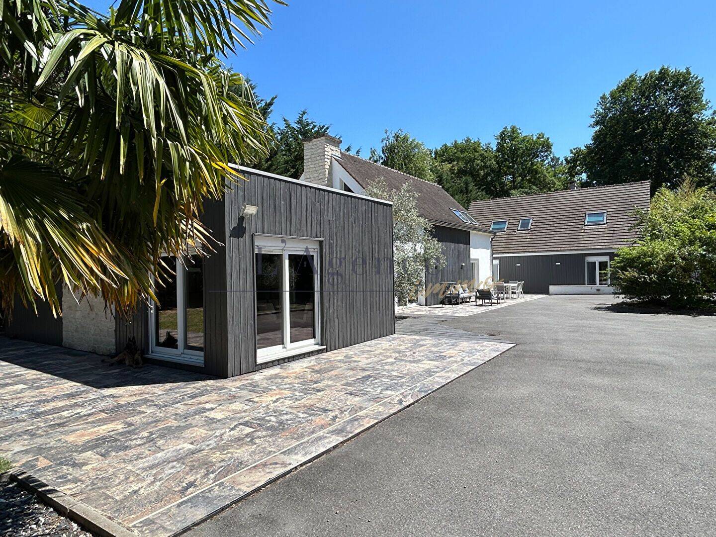 Maison 8 pièces 300 m² · à Lamorlaye · 300 m² · 1 140 000 €