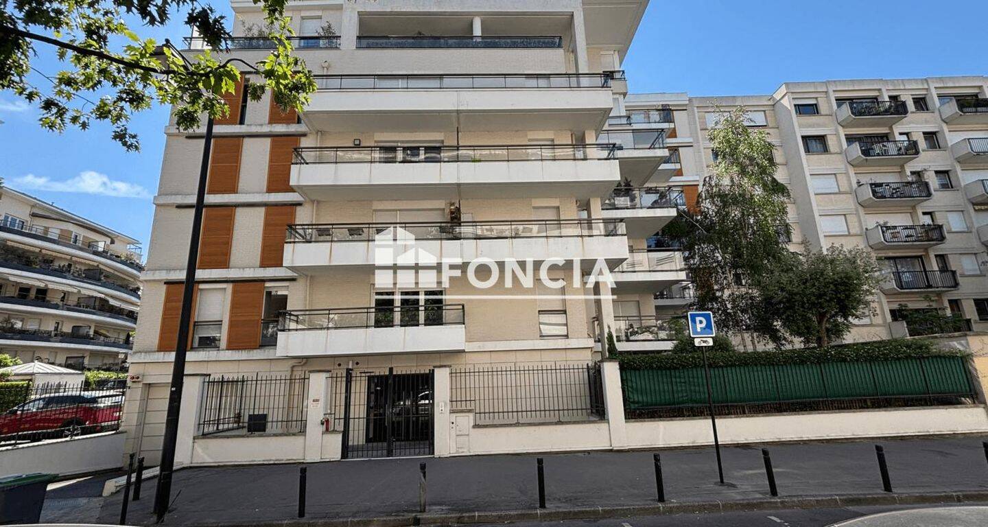 Appartement 4 pièces 102 m² · à Courbevoie · 102,1 m² · 2 729 €