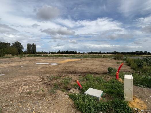 Terrain constructible viabilisé à vendre 59 844 € 619 m² de terrain La Ménitré 49250