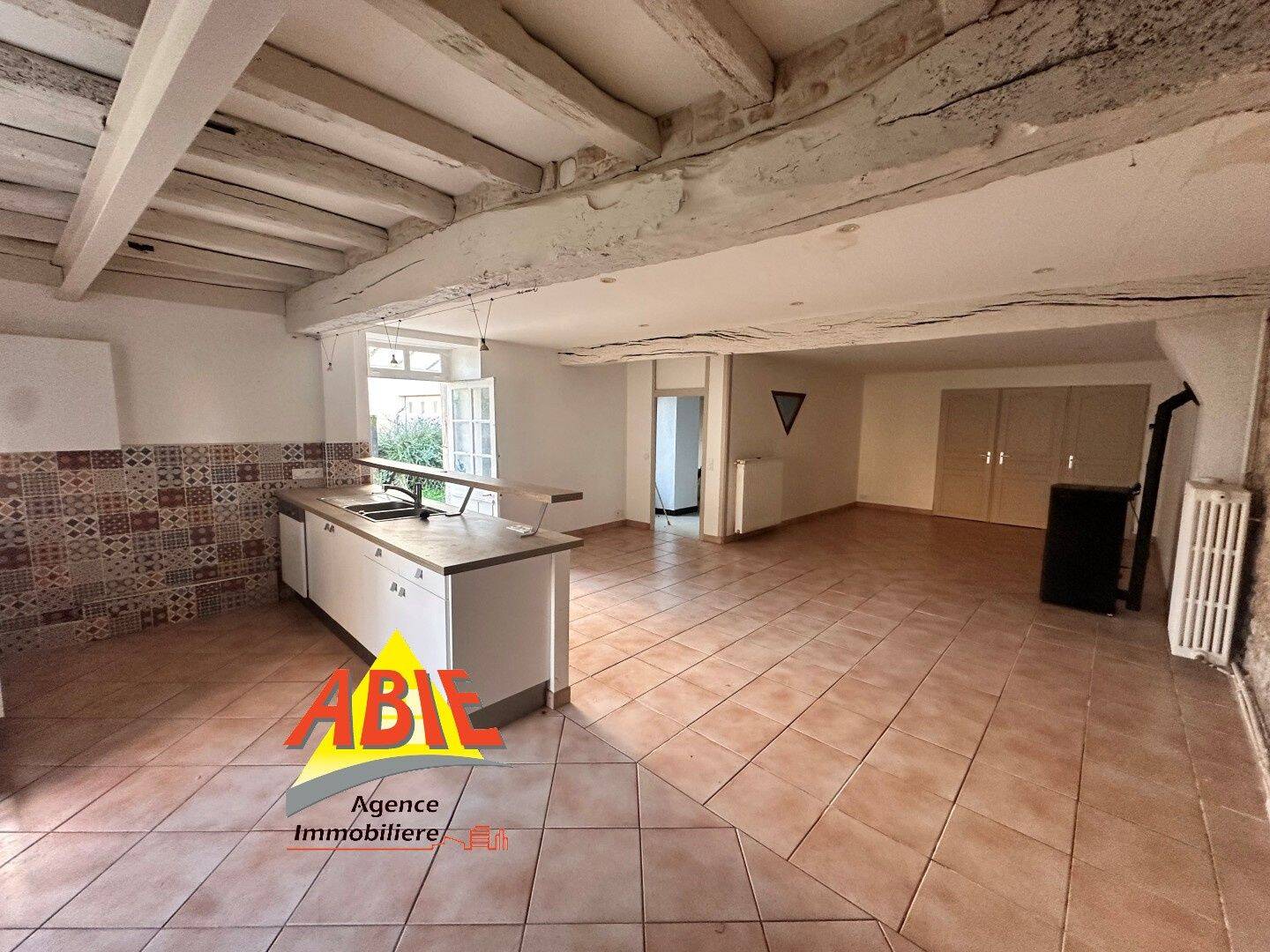 Maison 6 pièces 158 m² · à Saint-Pompain · 158 m² · 117 700 €