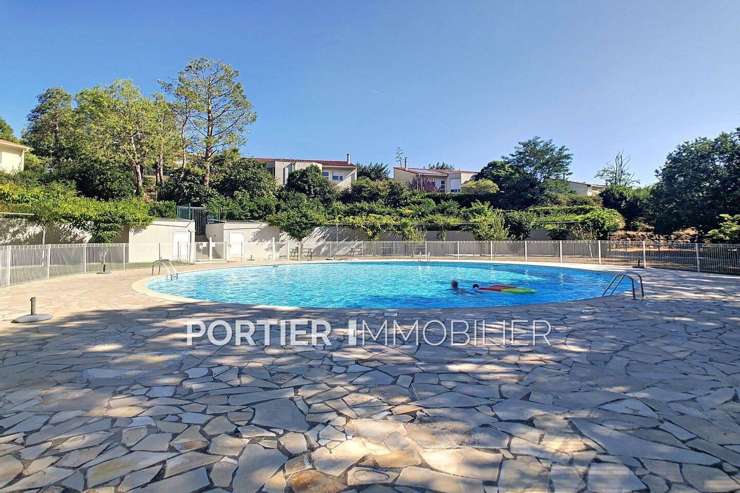 Appartement 1 pièce 20 m² · à Antibes · 20 m² · 473 €/mois