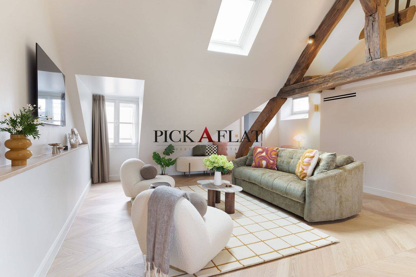 Appartement 3 pièces 90 m² · à Paris 1er Arrondissement · 90 m² · 4 190 €