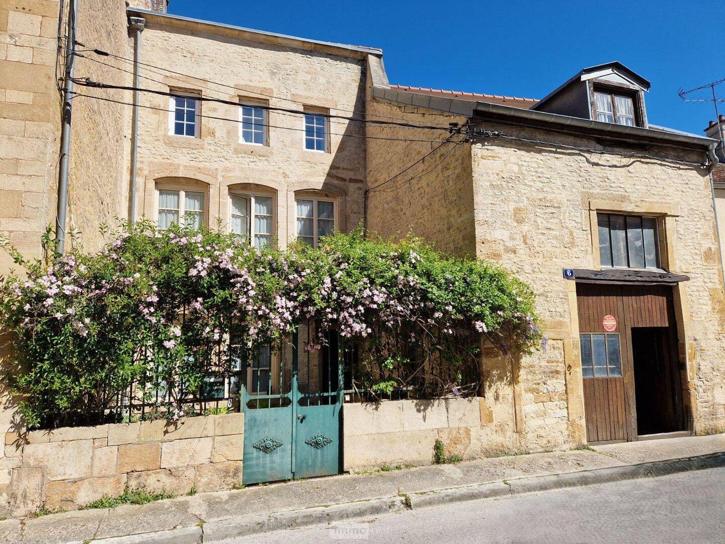 Maison 10 pièces 218 m² · à Langres · 218 m² · 298 700 €